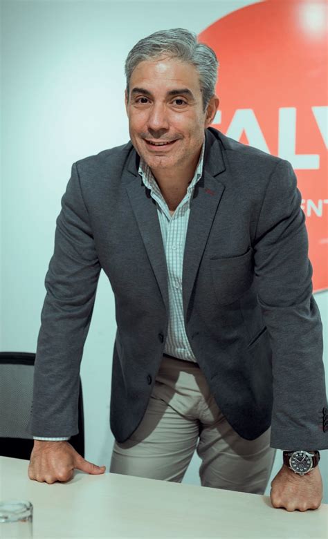 Robert Silva .
